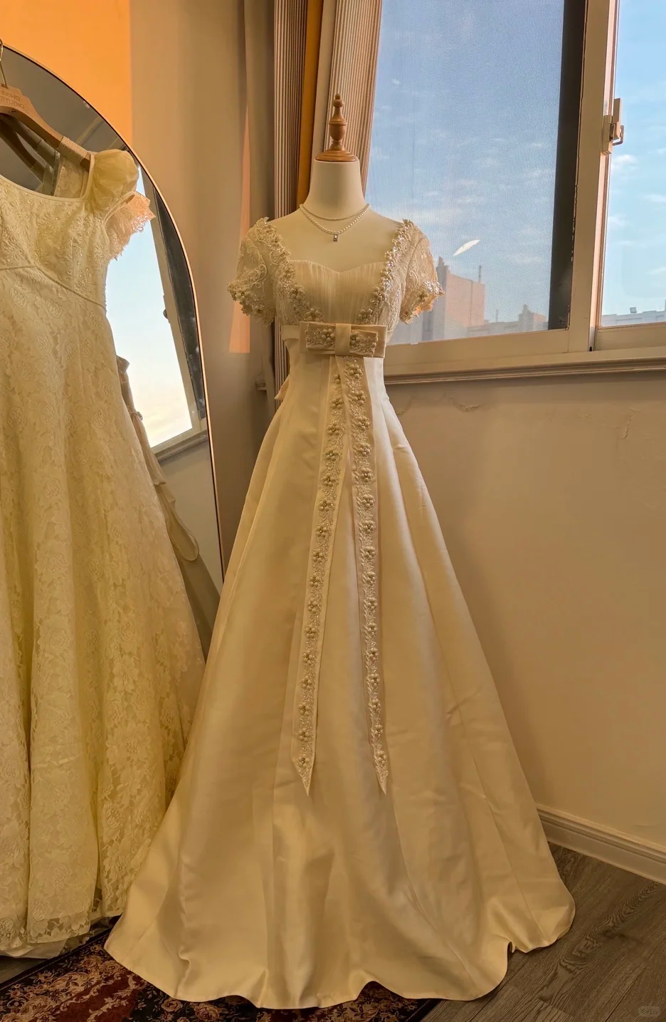 ✨Girlhomeshops-V Neck Short Sleeve Beaded Lace Satin Ball Gown Wedding Dress gh10276