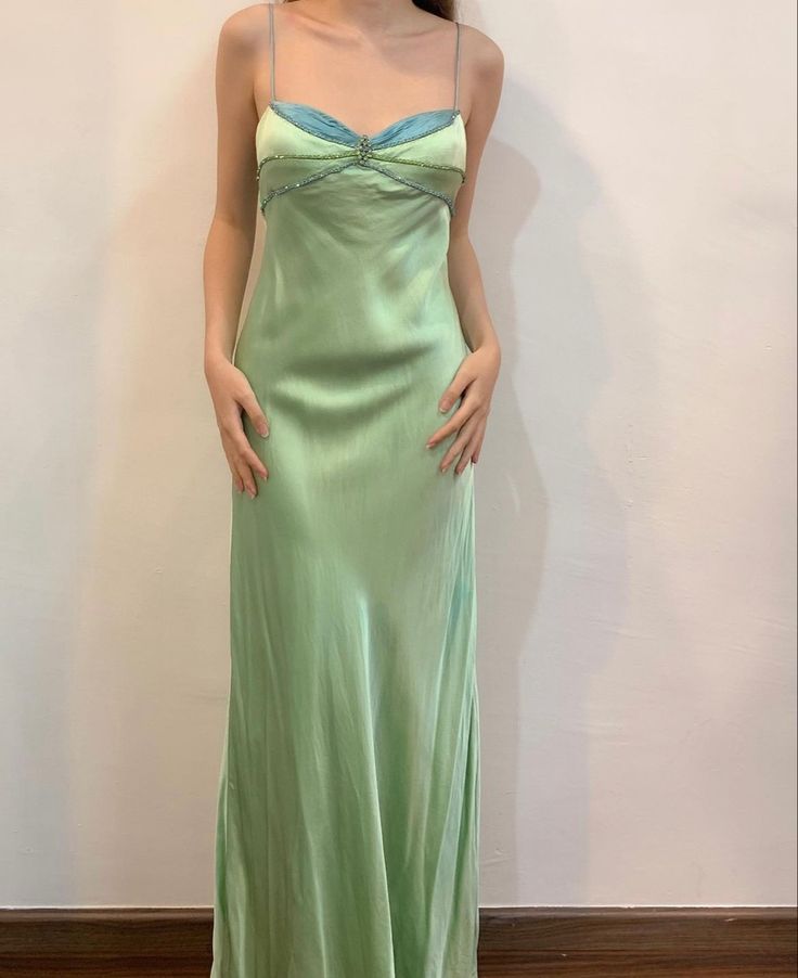 Grünes, elegantes, mit Strasssteinen und Perlen verziertes, langes Ballkleid-Abendkleid gh3030