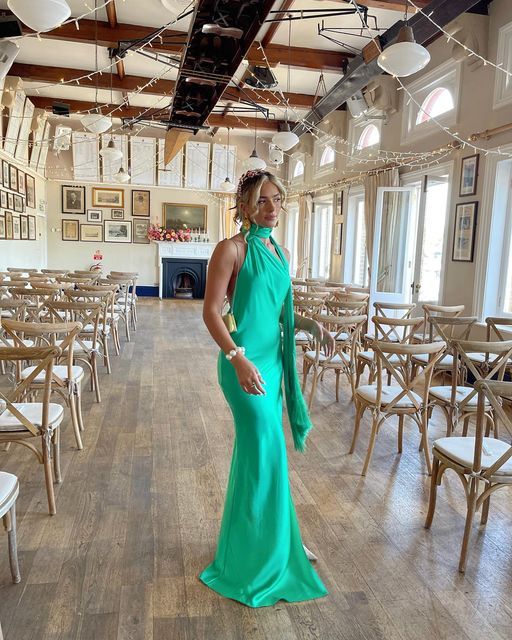 Grünes, schlichtes und elegantes Neckholder-Kleid mit Schnürung, rückenfrei, Schlitz, lang, schmal, Satin, Bankettkleid, Abendkleid, Ballkleid, Hochzeitsgastkleid gh3086
