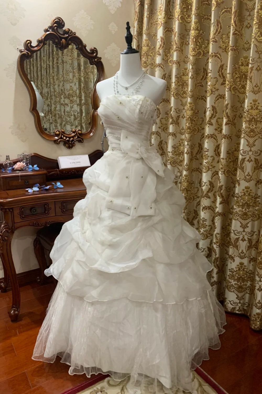 girlhomeshops - Robe de mariée longue blanche ornée de perles délicates gh6300