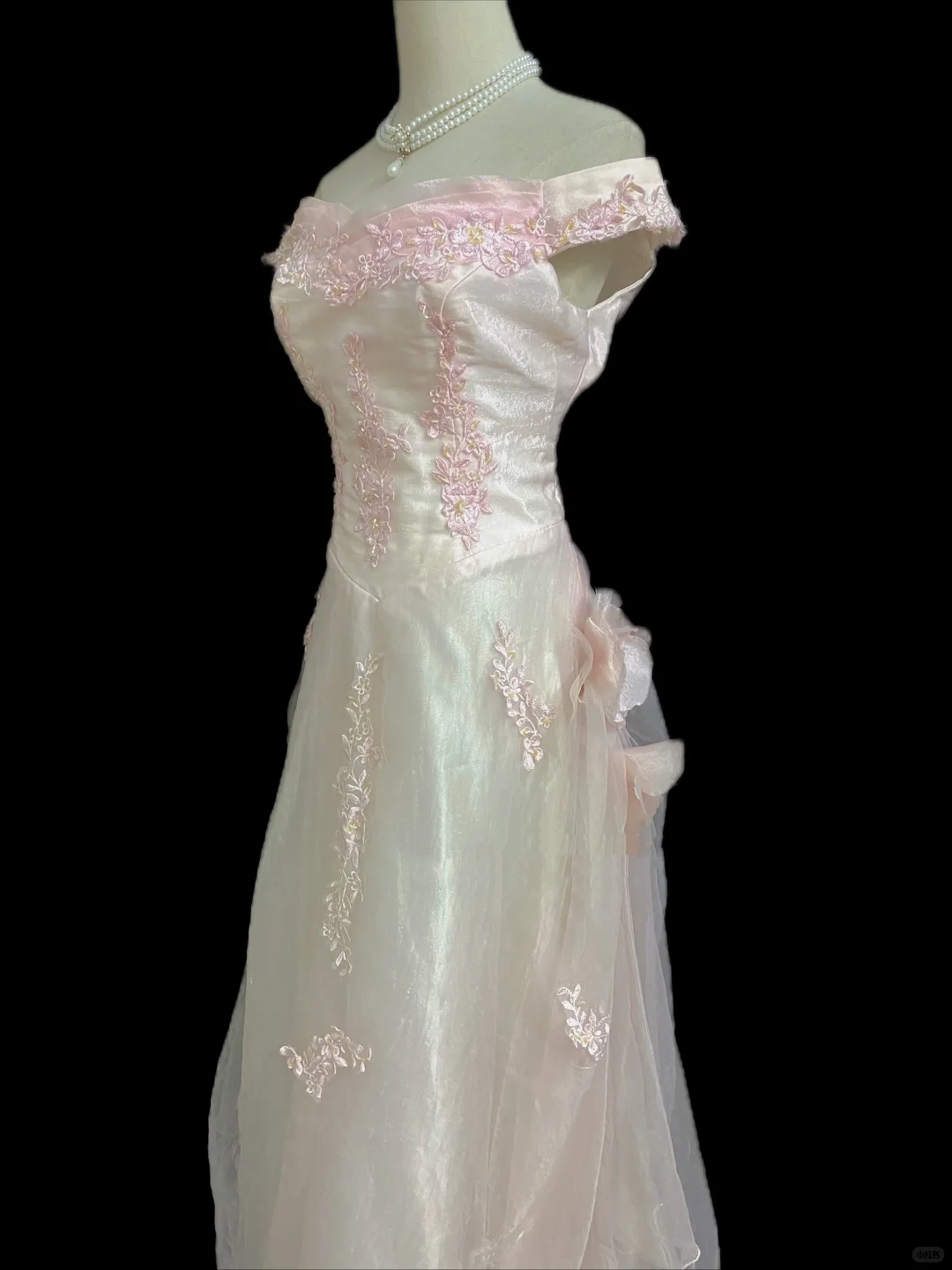 Blush pink off-the-shoulder long romantic gown with embroidery, fitted waist and classic elegant vibe, wedding dress & bridal gown gh8337