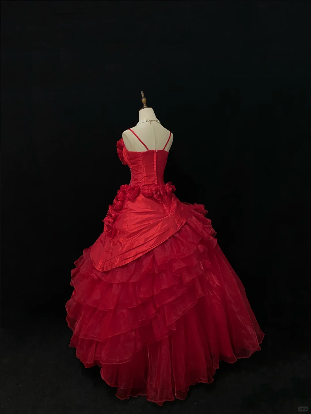 Red Spaghetti Strap Long Romantic Gown, Cinched Waist, Voluminous Vintage Luxury Skirt, Wedding Gown gh8111