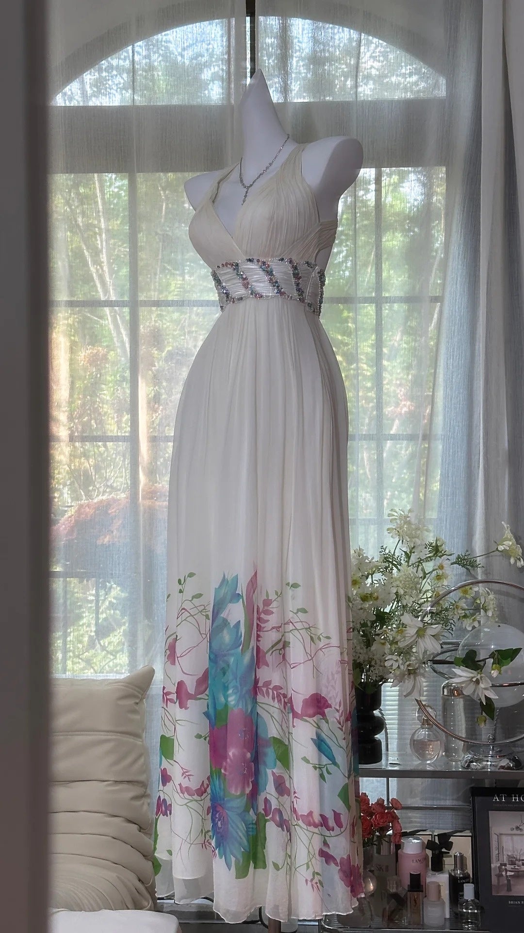 girlhomeshops - Elegantes, süßes und romantisches, leichtes, luxuriöses, mit Strasssteinen verziertes, florales Kleid mit tiefem V-Ausschnitt und offenem Rücken, langes Kleid gh5842