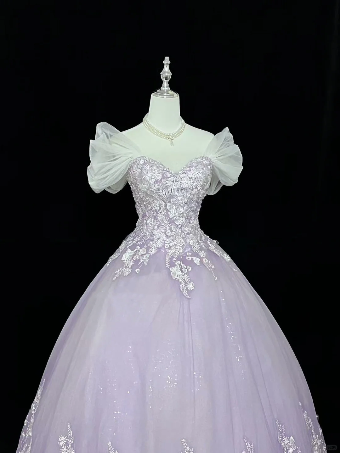 Lavender Vintage Elegant Embroidered Cinched Waist Voluminous Princess Skirt Long Romantic Dress, Wedding Gown gh7983