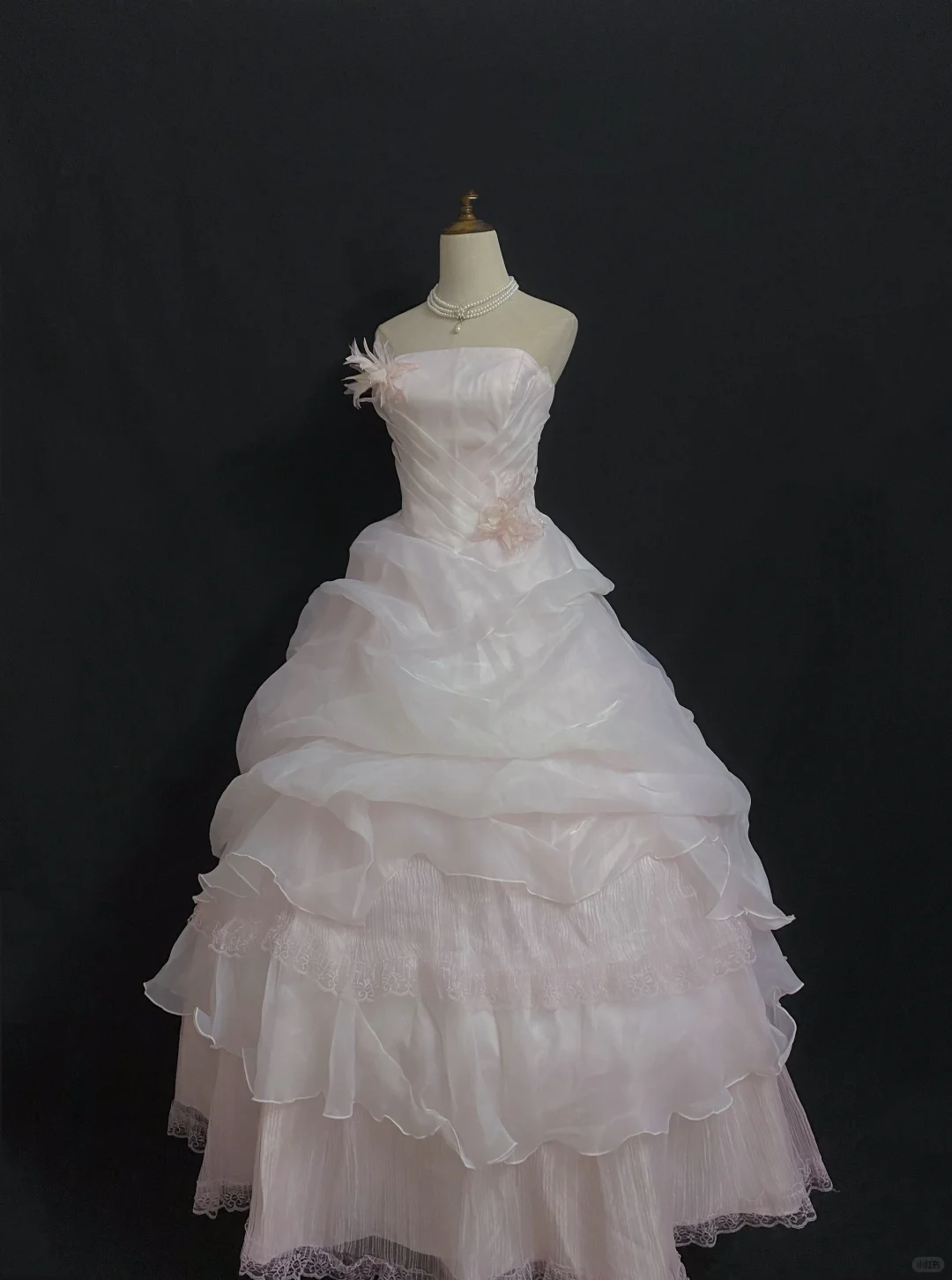 Blush Pink Strapless Elegant Romantic Wedding Dress, Cinched Waist, Voluminous Tiered Cake Skirt gh8348