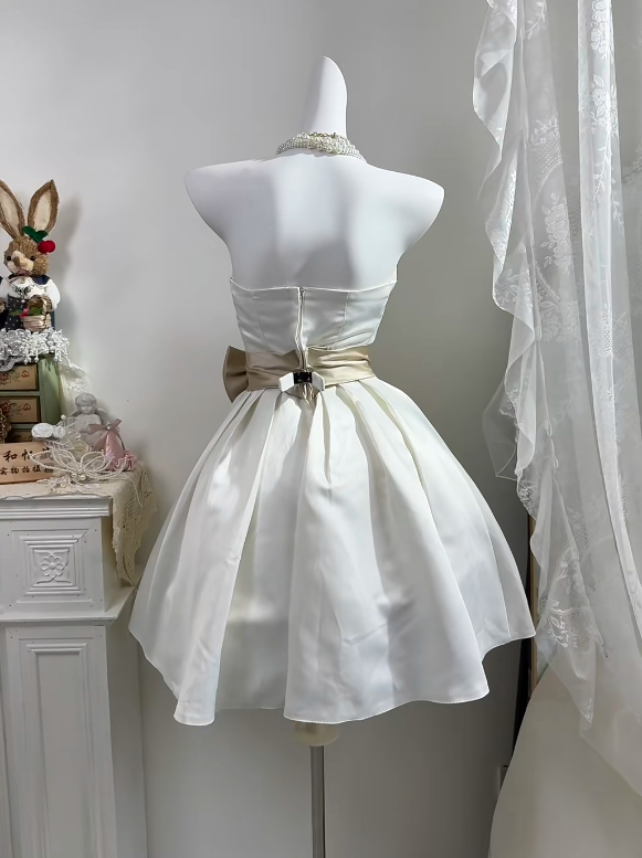 Off White Satin Short Cocktail Dress, Strapless Pleated Bodice With Champagne Bow A-Line Homecoming Gown gh9276