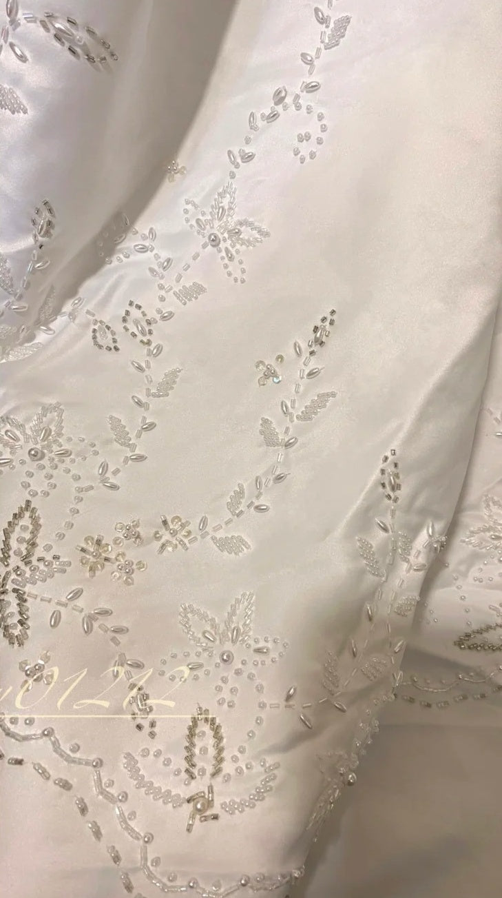 Weiß und gelb exquisite Perlendekoration langes Satin Ballkleid Abendkleid Brautkleid gh4509