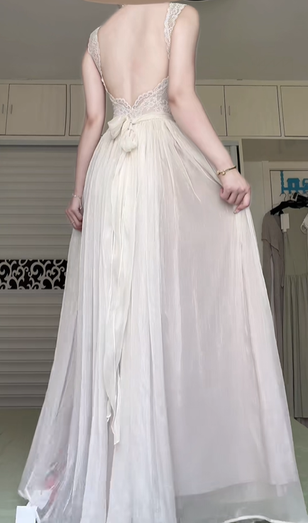 Ivory Vintage Sleeveless Long Prom Gown, Square Neck Lace Cutout Waist Pleated Chiffon A‑Line Evening Dress for Wedding Party gh8958