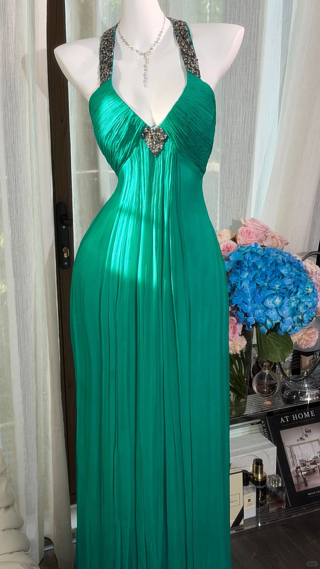 Emerald Green Halter V-Neck Pleated Chiffon Long Evening Dress, Rhinestone Detail Prom Gown gh9512