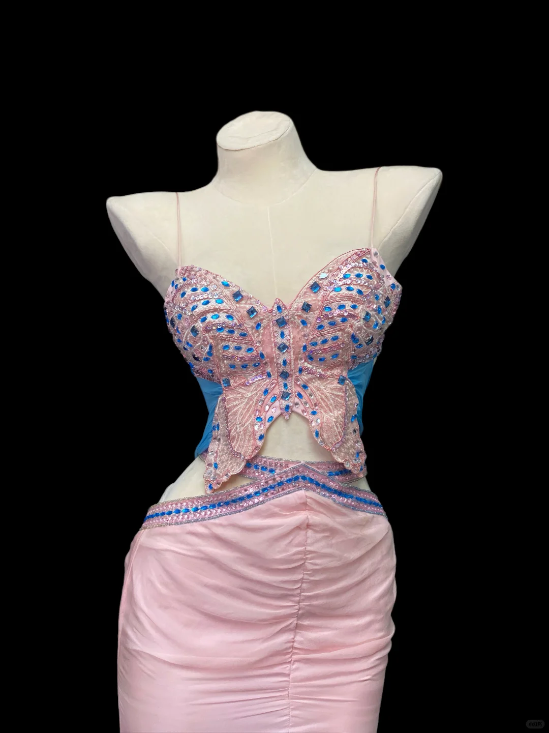 Pink‑Blue Color‑Block Mermaid Evening Gown, Spaghetti Strap V‑Neck, 3D Butterfly Rhinestone Beaded Bodice, Waist Cut‑Out, High‑Slit Ruffled Mermaid Skirt, Formal Pageant Prom Dress gh8900