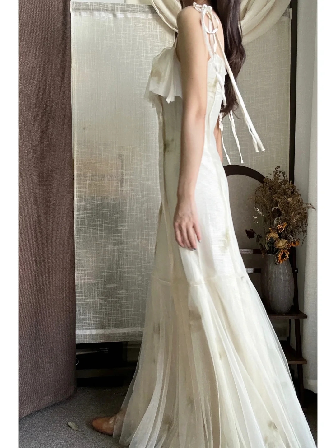 Off‑White Vintage Washed‑Tie‑Dye Slip Gown, Ruffled Overlay Square Neck, Adjustable Tie‑Up Spaghetti Straps, Side Ruched Waist, Sheer Tulle Overlay, High‑Slit Floor‑Length Skirt, Oil‑Painting Style Photoshoot Elopement Wedding Dress gh8854