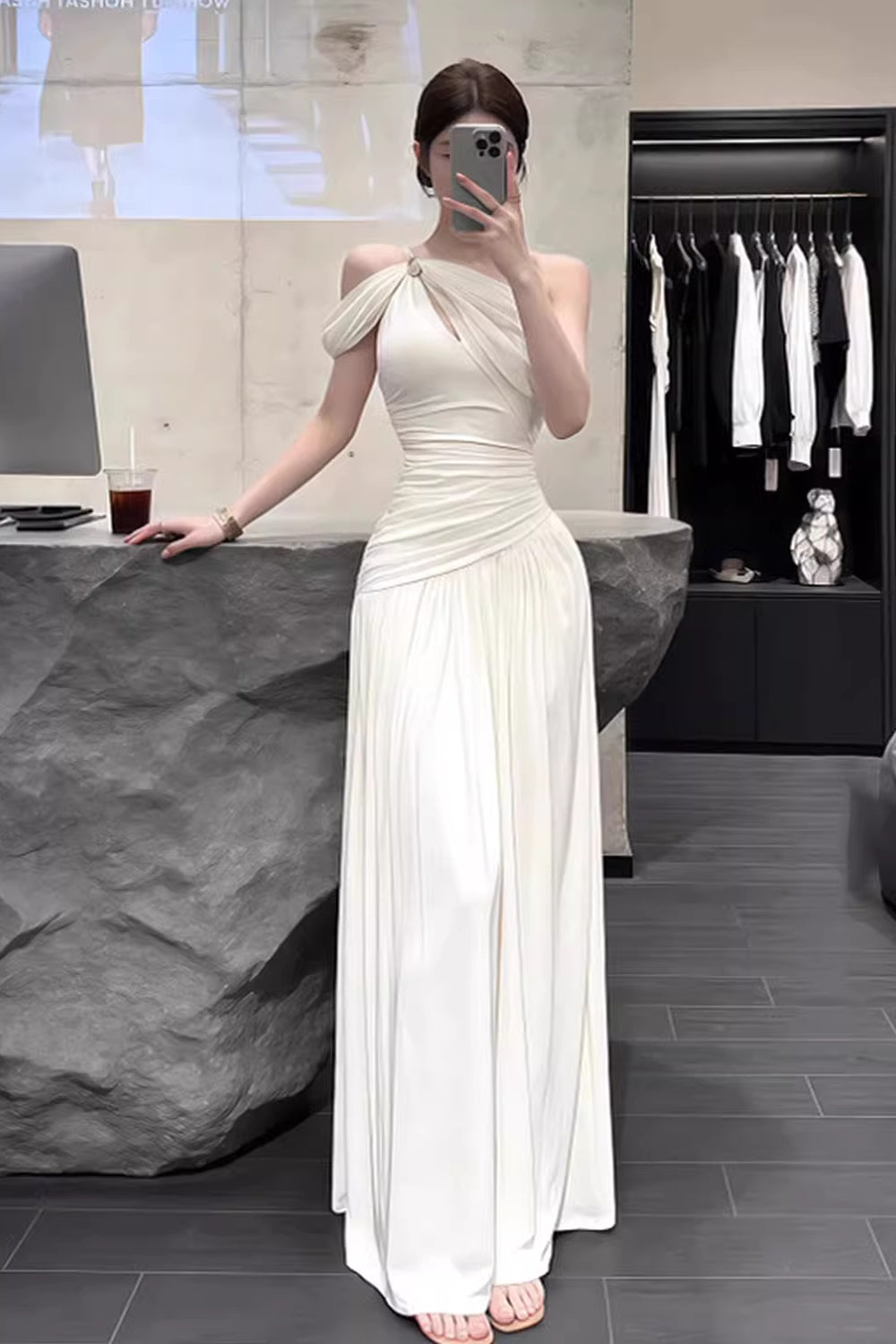 French-style long-sleeved off-shoulder dress, new spring style, elegant, slimming, and gentle long dress. 11459