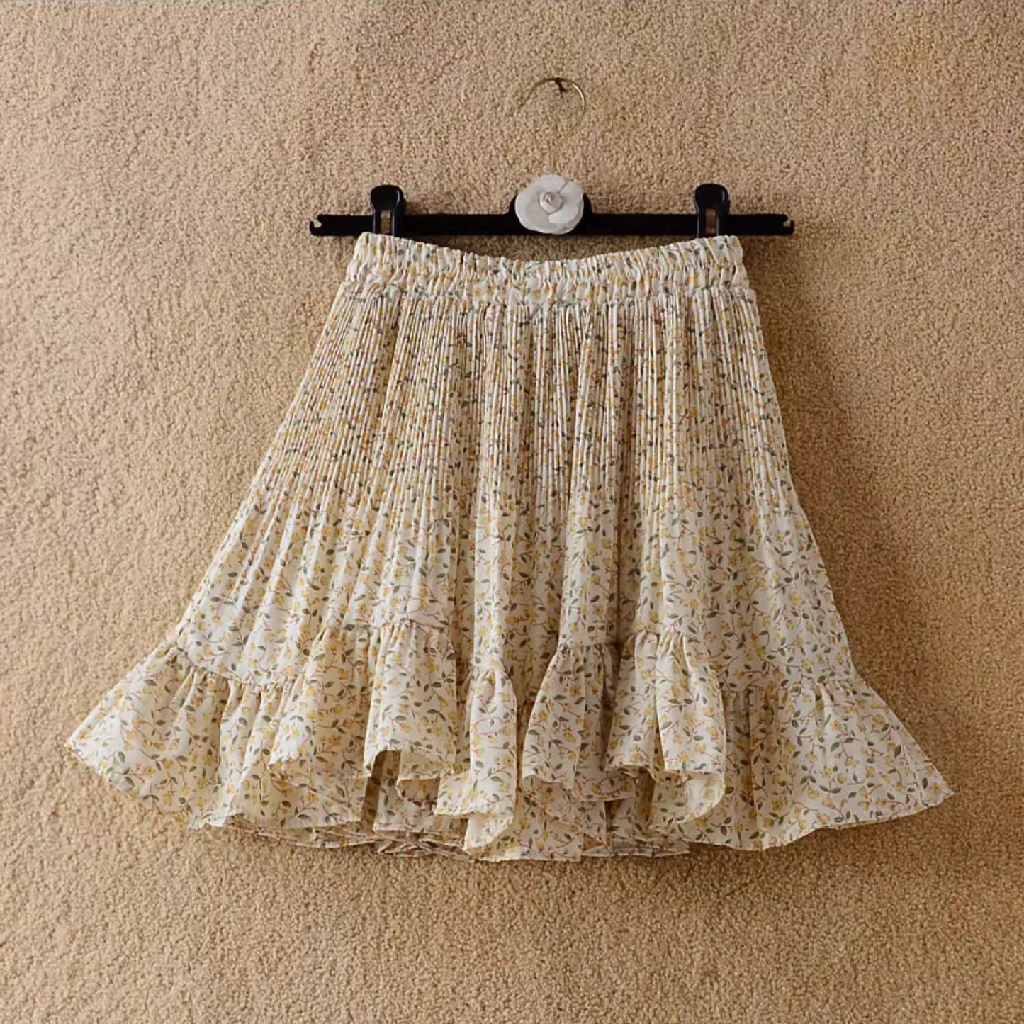 Floral chiffon mini skirt, summer new style, versatile high-waisted, slimming pleated A-line skirt for women. 11368