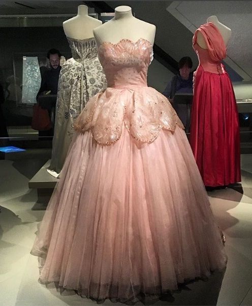 Robe de soirée longue élégante en tulle à paillettes roses et perles gh3347