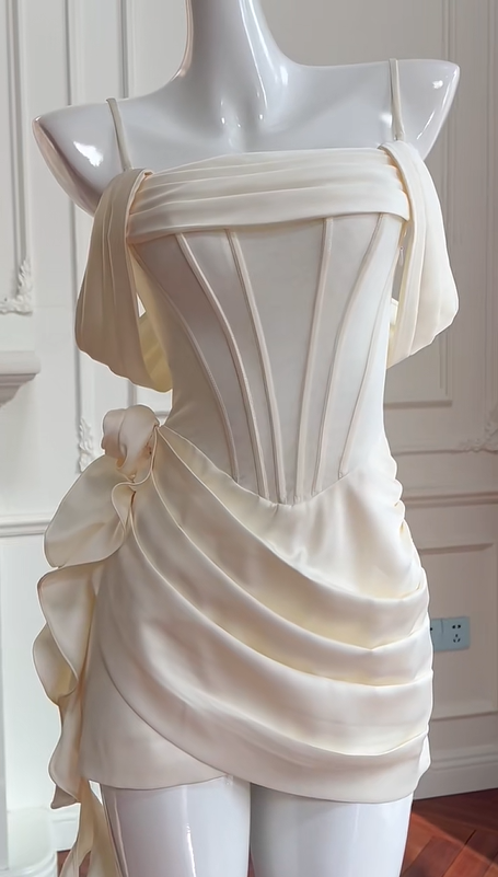 Girlhomeshops - Beige Fischgräten-Hosenträger, süßes, schlichtes, kurzes Satin-Heimkehrkleid, Geburtstagspartykleid, Ballkleid gh5101