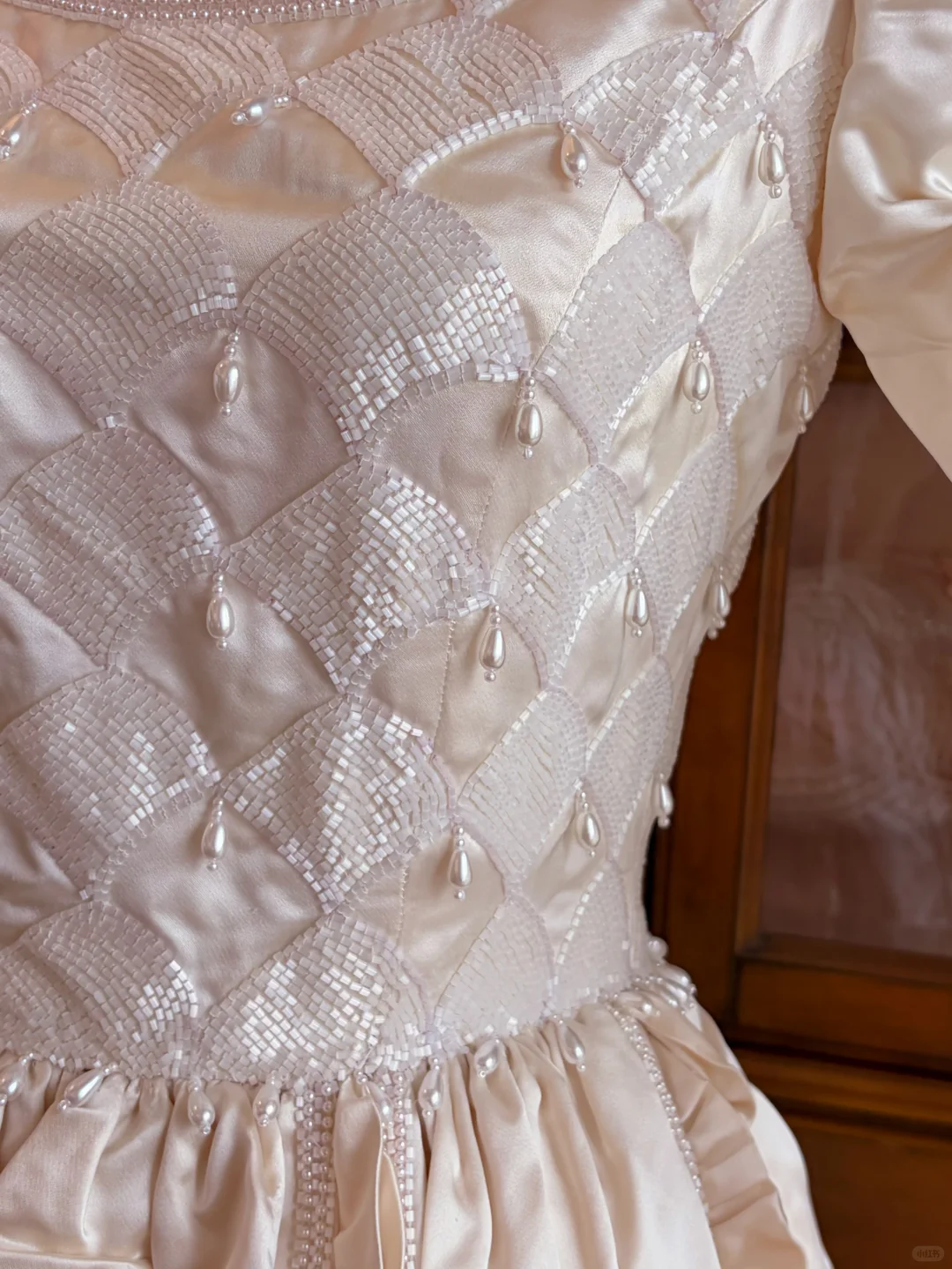 Light Champagne Vintage Court Long Wedding Gown, Long Puff Sleeve Pearl Embroidered Ballgown gh9291