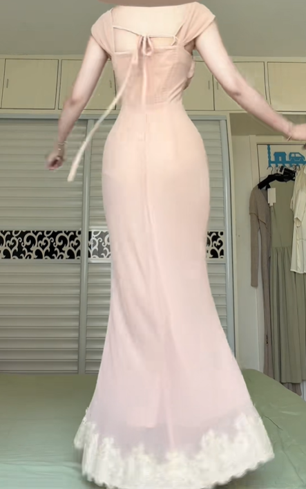 Light Pink Vintage Mermaid Evening Gown, Cap Sleeve Draped Neck Mesh Formal Dress With Lace Hem for Prom Banquet gh8953