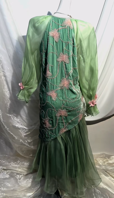 Elegant Vintage Green Long Sleeve Embroidered Prom & Evening Party Dress gh8541