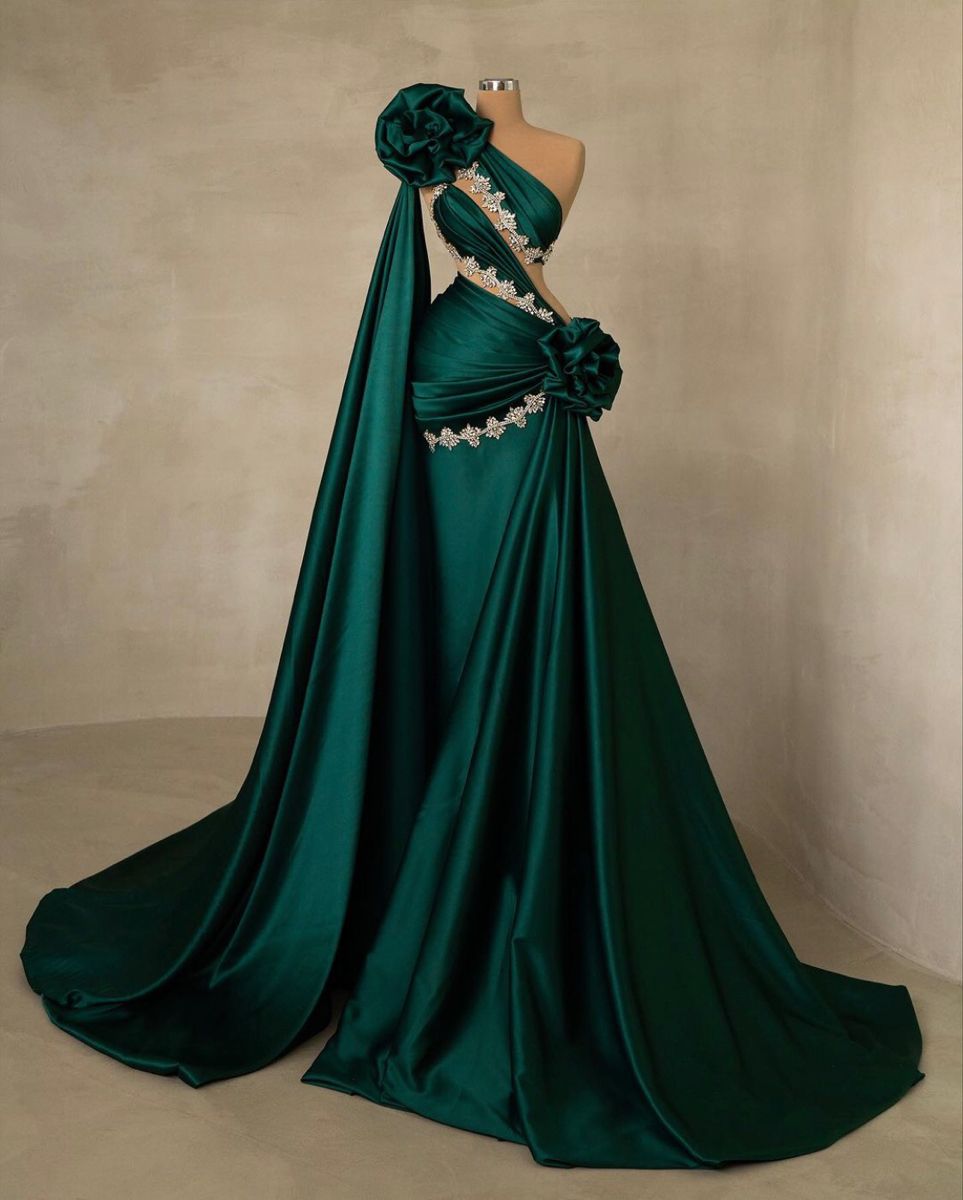 Girlhomeshops - Elegantes langes Ballkleid aus Satin mit grünen Perlen, Abendkleid, Partykleid gh5031