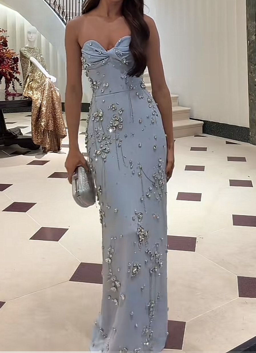 Robe sans manches bleu clair ornée de strass gh6484