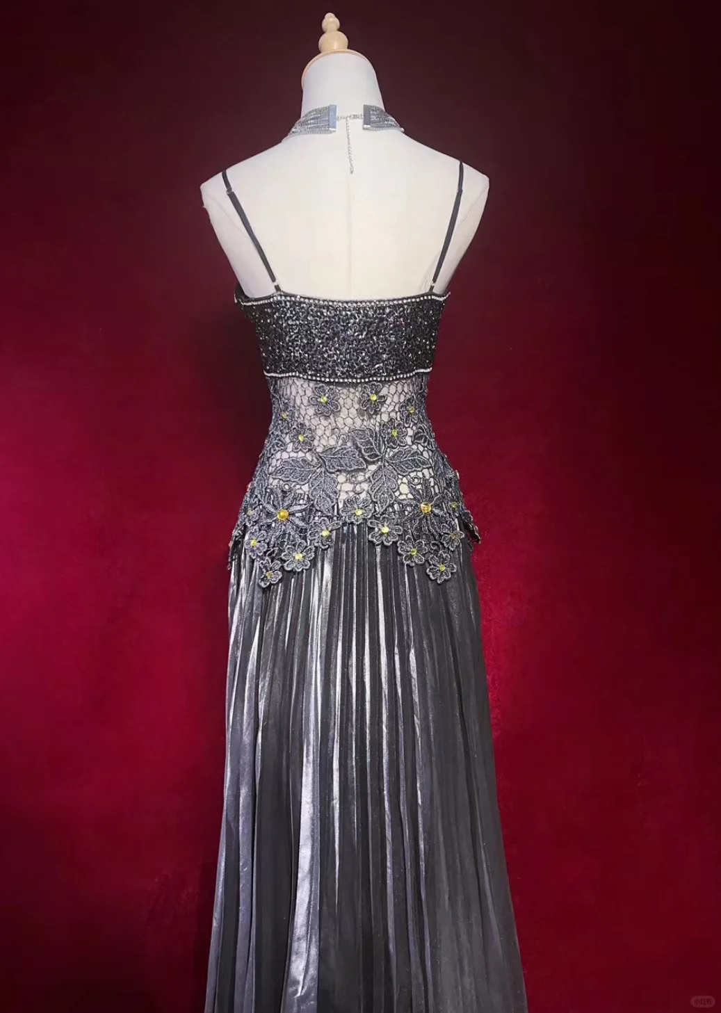 ✨Girlhomeshops-Black Spaghetti Strap Rhinestone Beaded Lace Tulle Evening Gown gh10157