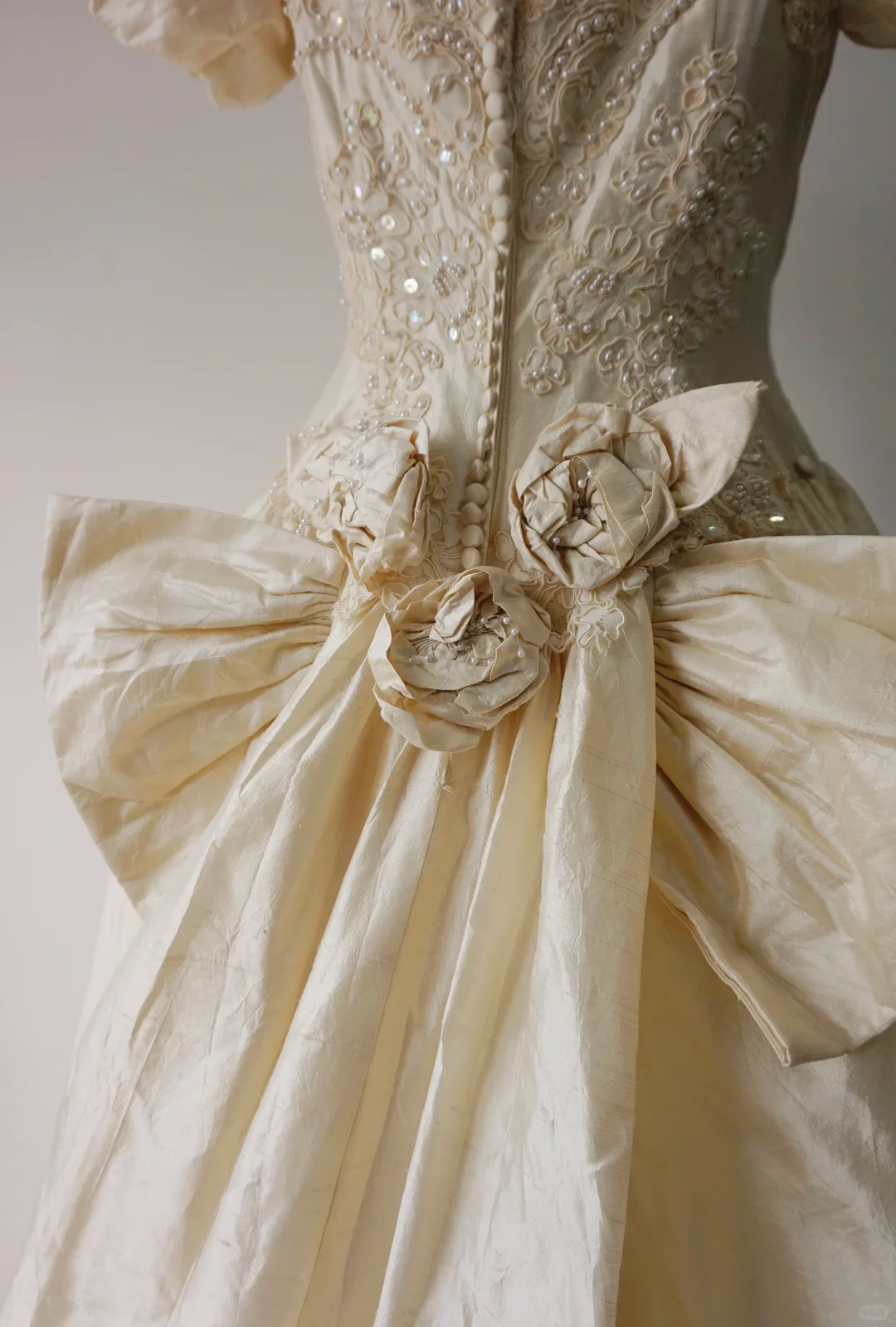 Light Champagne Vintage Wedding Gown, V‑Neck Puff Short Sleeves, Heavy Beaded Sequin Floral Lace Applique, Large Back Satin Bow, Satin Ball Gown Skirt, Bridal Prom Dress gh8914