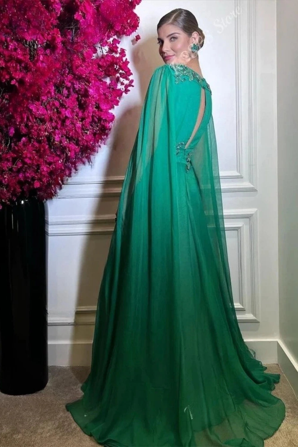 girlhomeshops - Robe de soirée verte à manches longues et décolleté en V profond en mousseline scintillante gh6263