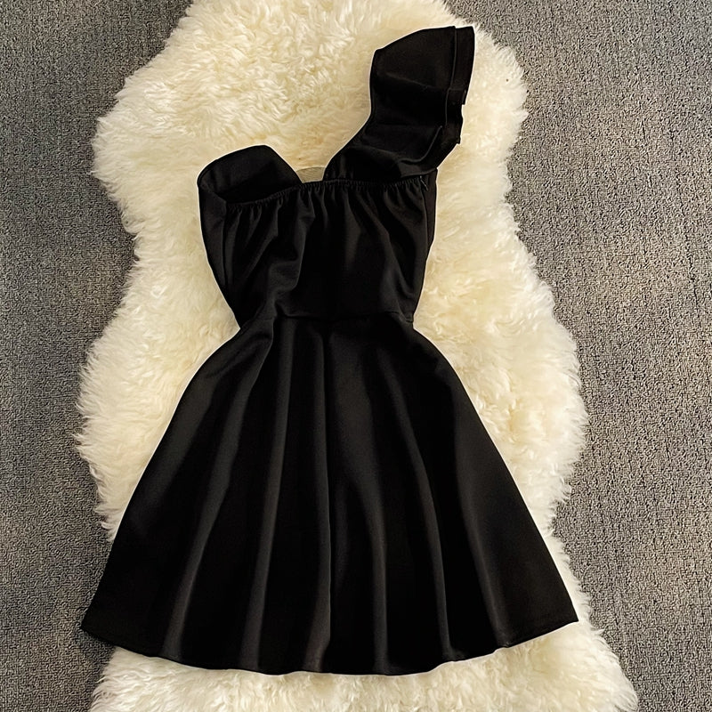 Süßes kurzes A-Linien-Kleid One-Shoulder-Kleid 10809