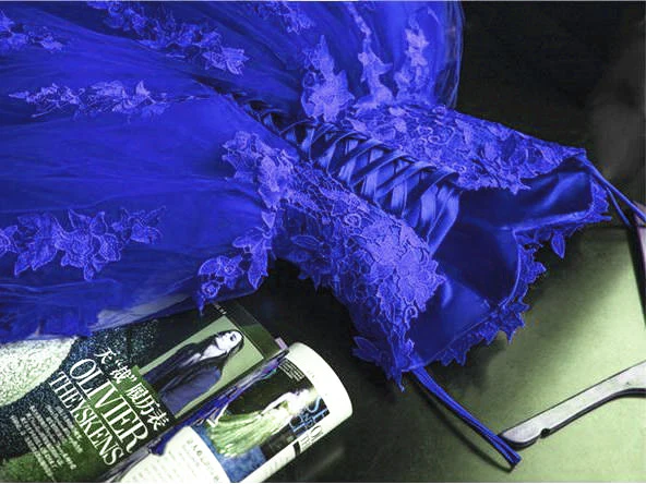 Königsblaues trägerloses Ballkleid aus langem Ballkleid aus Tüll, blaues Partykleid gh118