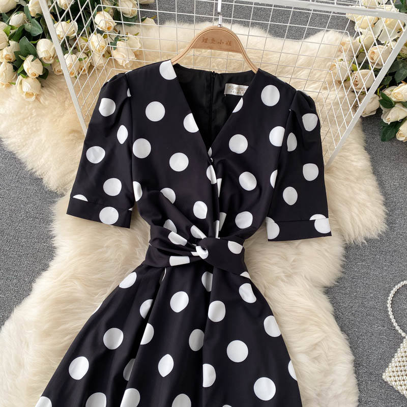 Süßes Polka Dot V-Ausschnitt kurzes Kleid Modekleid 414