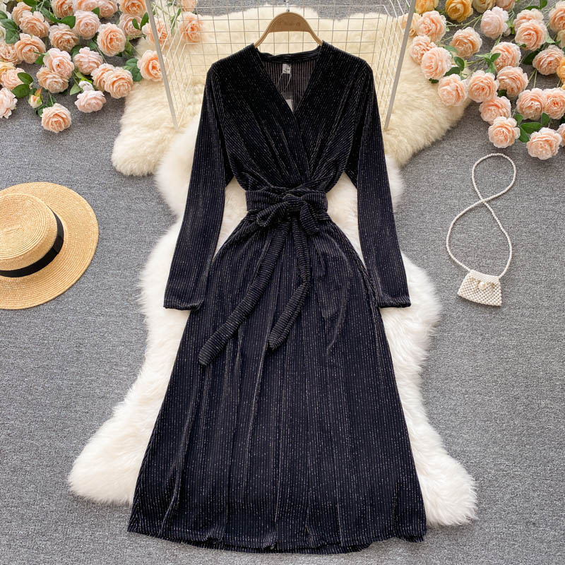Black v neck long sleeve dress 459