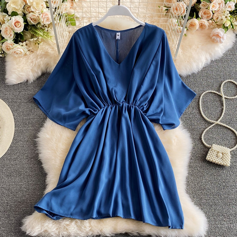 Vielseitiges Kleid 3188 mit festem kurzen Rock und altersverkürzender Taille