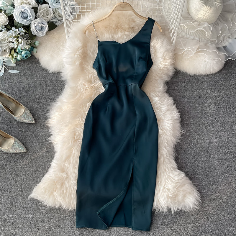 Sexy schulterfreies Kleid mit niedriger Brust und diagonalem Halsausschnitt und schmaler Hüfte 3054