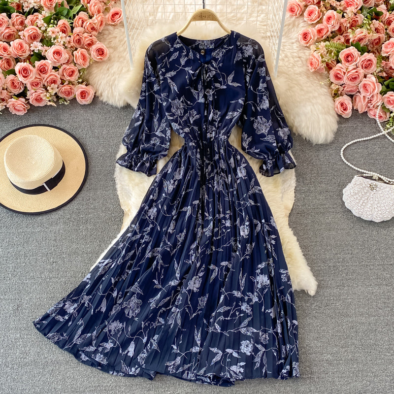 Rundhals-Chiffon-Faltenkleid mit Blumenmuster 3364