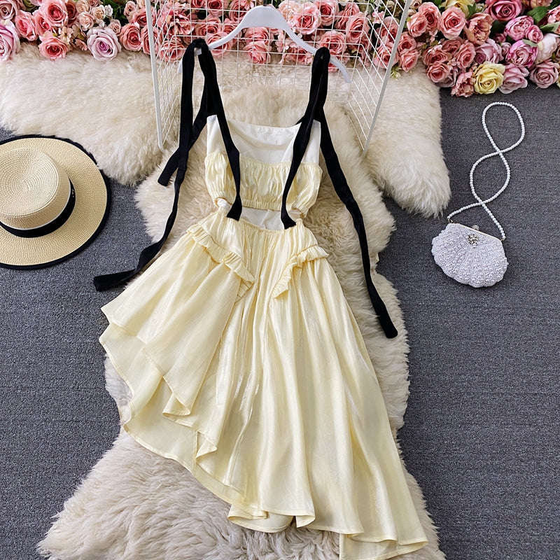 Unregelmäßiges, schmales, trägerloses Kleid mit französischer Rüsche 3293