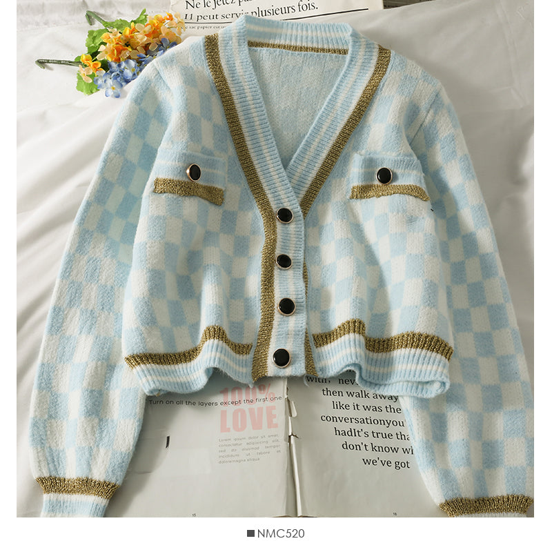 Karierte Strickjacke mit drei Knöpfen und niedrigem Halsausschnitt für Damen 1845