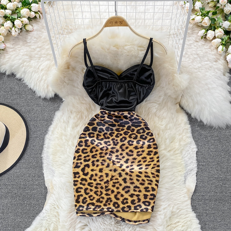 Sexy rückenfreies, trägerloses Kleid mit Kontrastnähten und Leopardennähten 3376