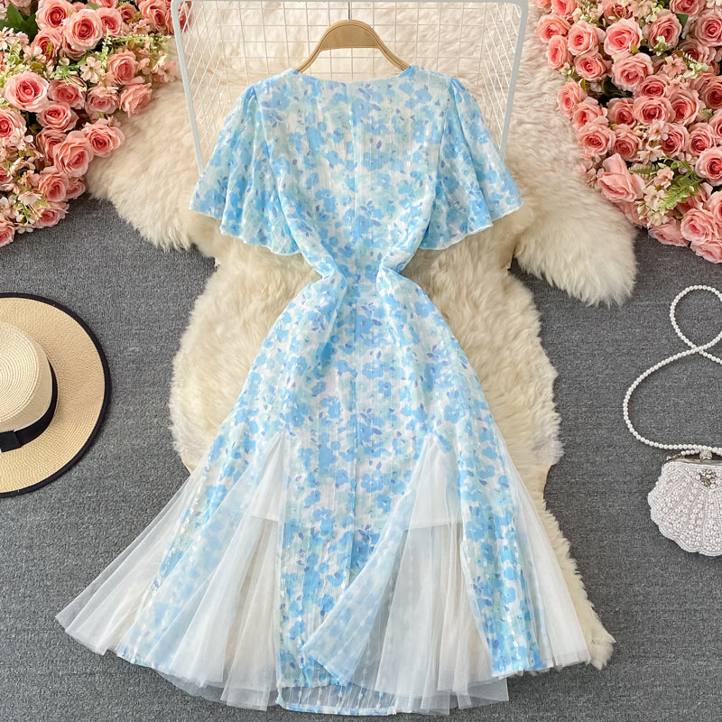 Chiffon-Kleid in A-Linie mit blauem Blumenmuster und Mesh-Nähten und V-Ausschnitt 3219