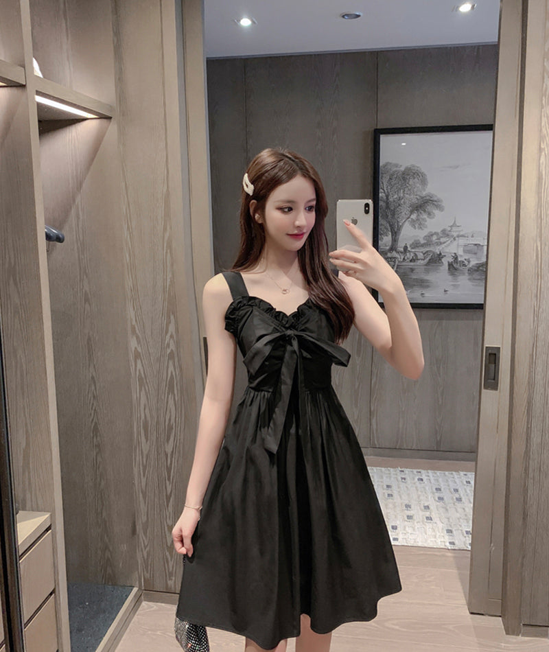 Schwarzes, kurzes Kleid mit Herzausschnitt, Mode-Mädchenkleid 1077