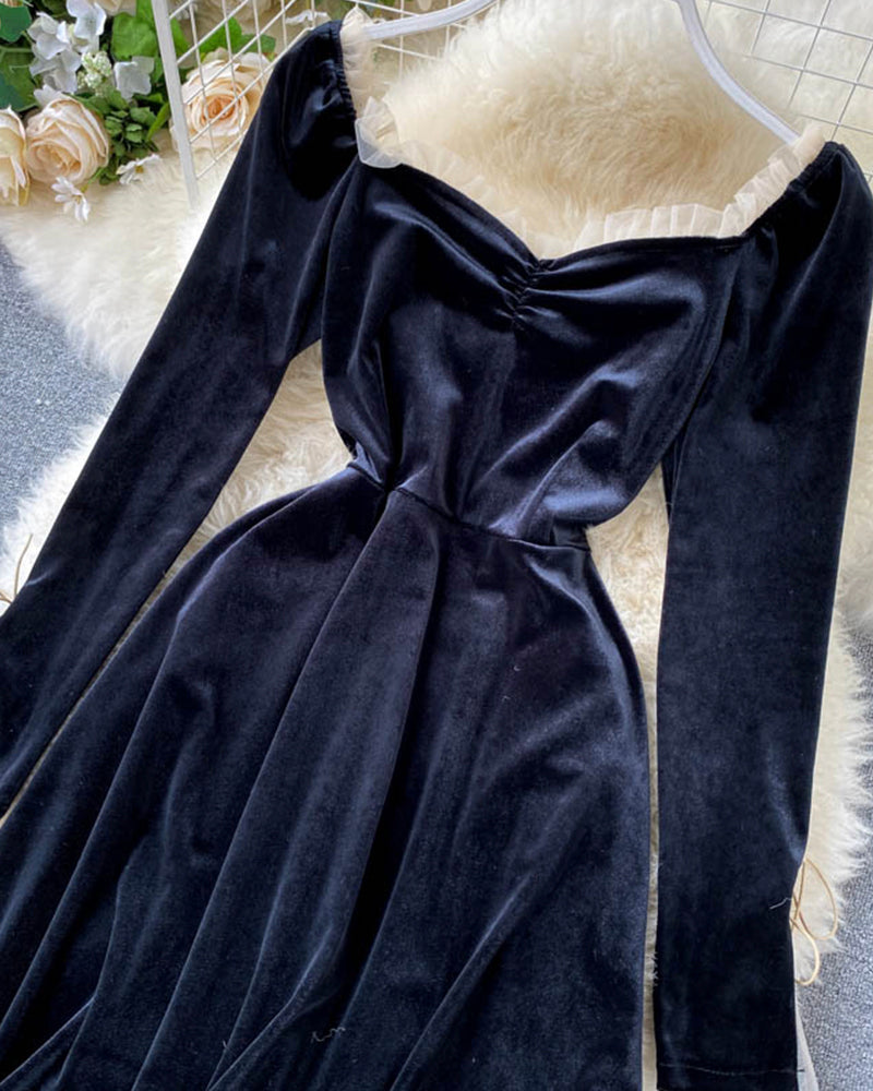 Schwarzes Samt-Langarmkleid 1021
