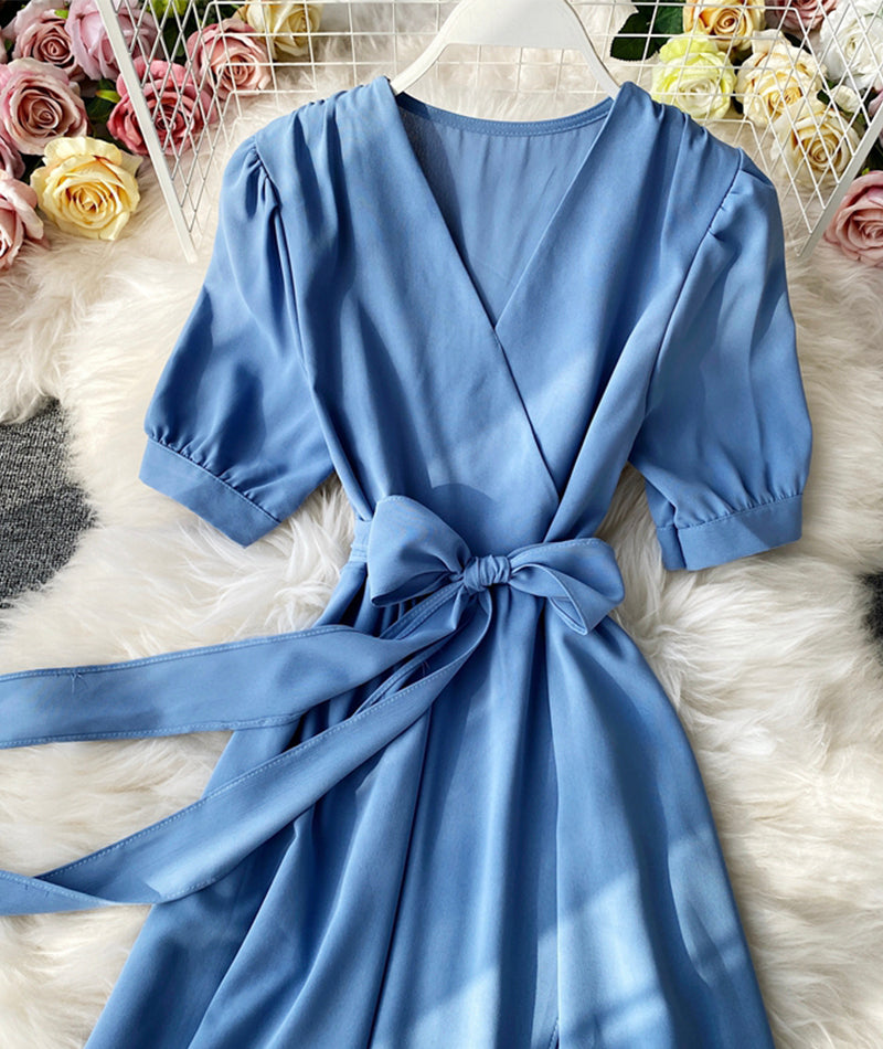 Einfaches Kleid mit kurzen Ärmeln und V-Ausschnitt, modisches Kleid 939