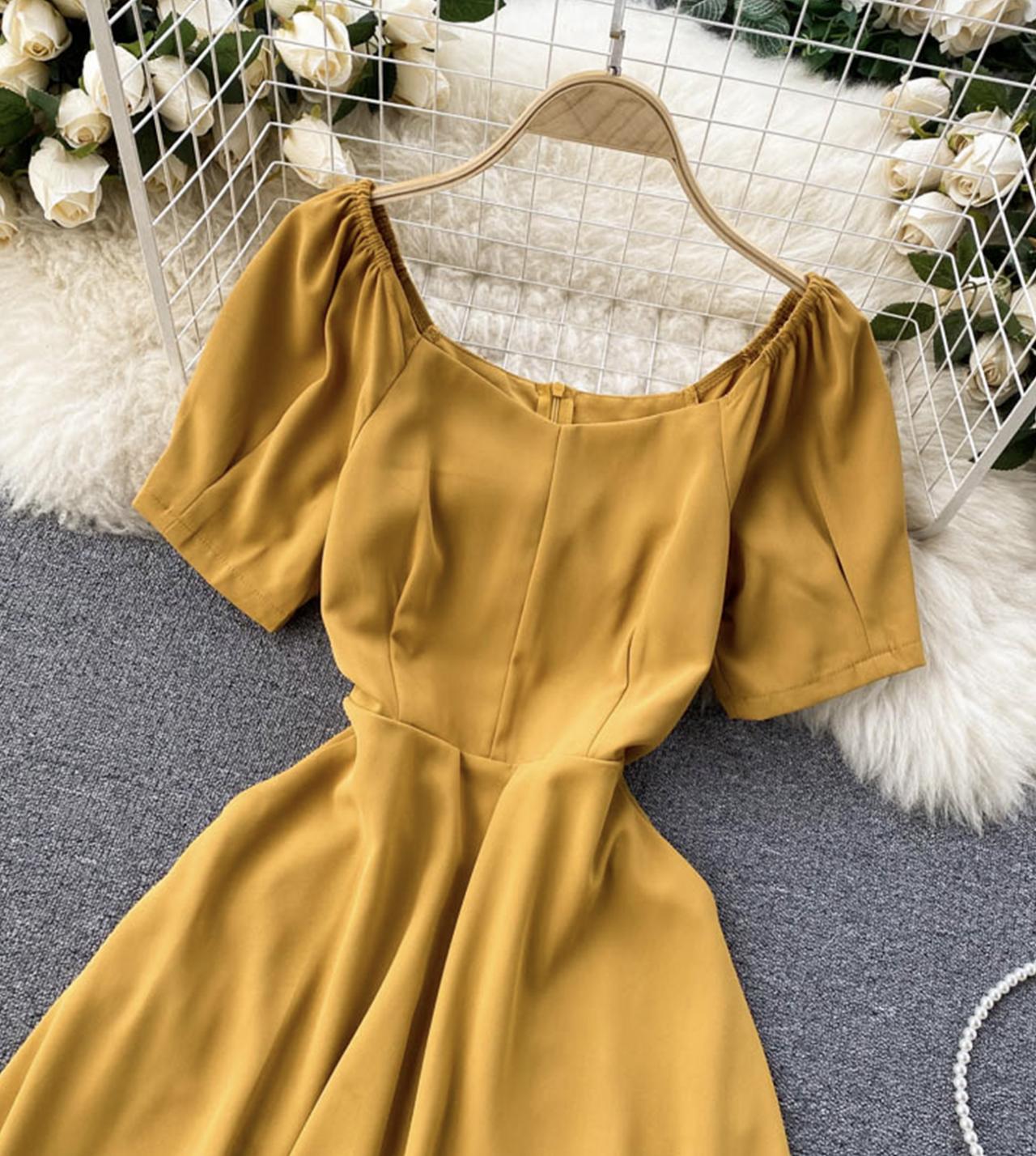 Süßes kurzes Kleid in A-Linie 780