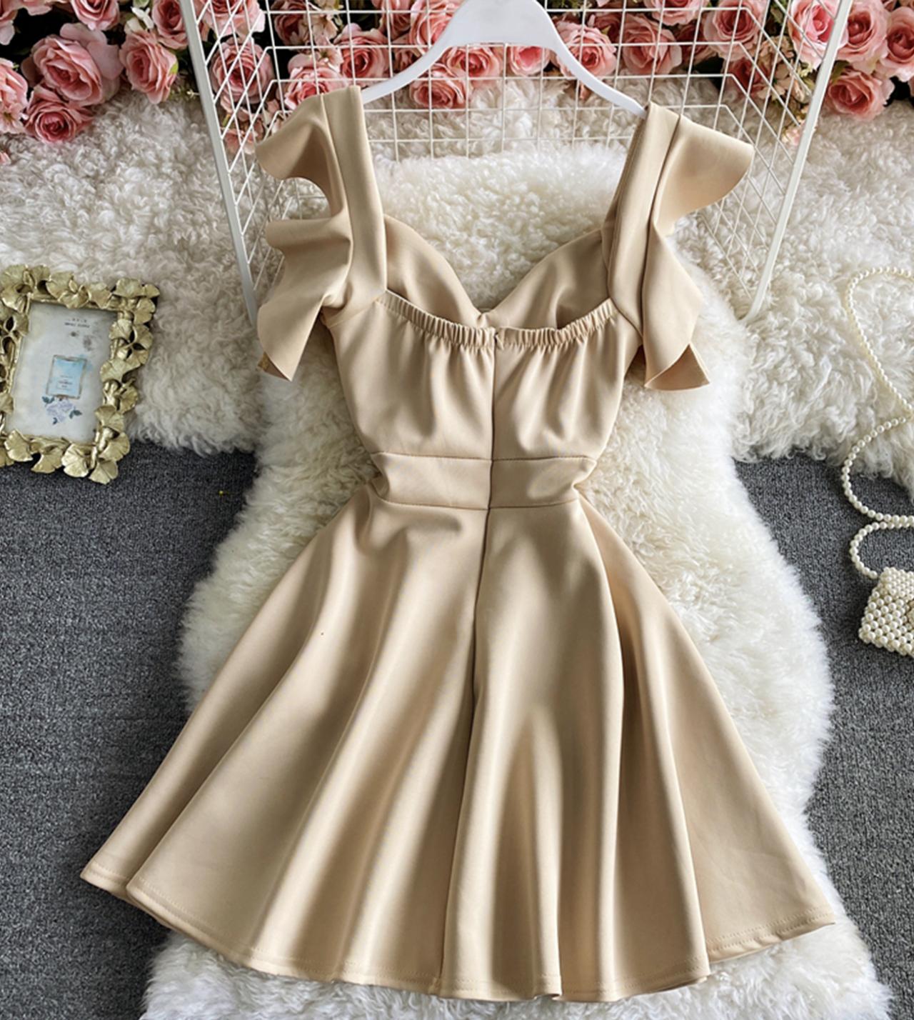 Süßes rückenfreies kurzes Kleid in A-Linie 782