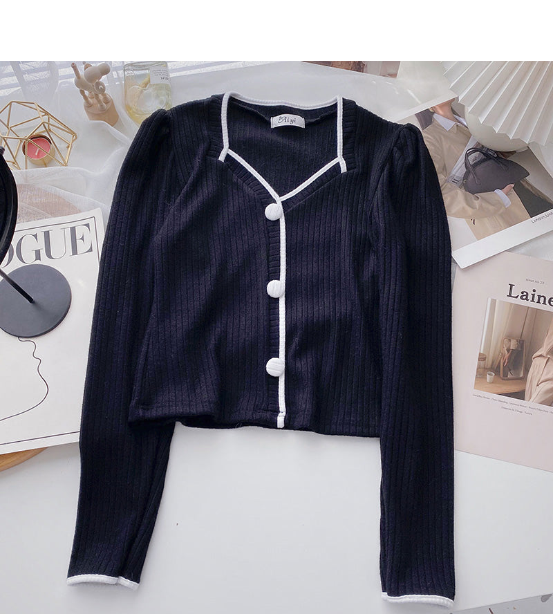 Französischer kleiner Pullover mit eckigem Ausschnitt und langen Ärmeln, farblich passend zum Top 6695
