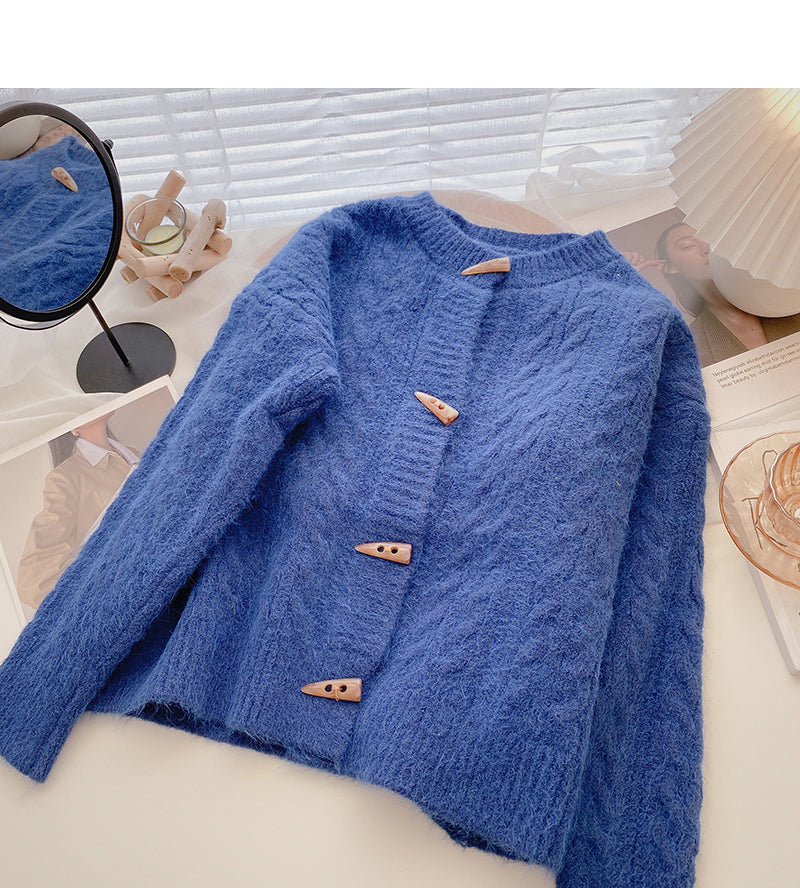 Ox horn button round neck twist sweater 6169