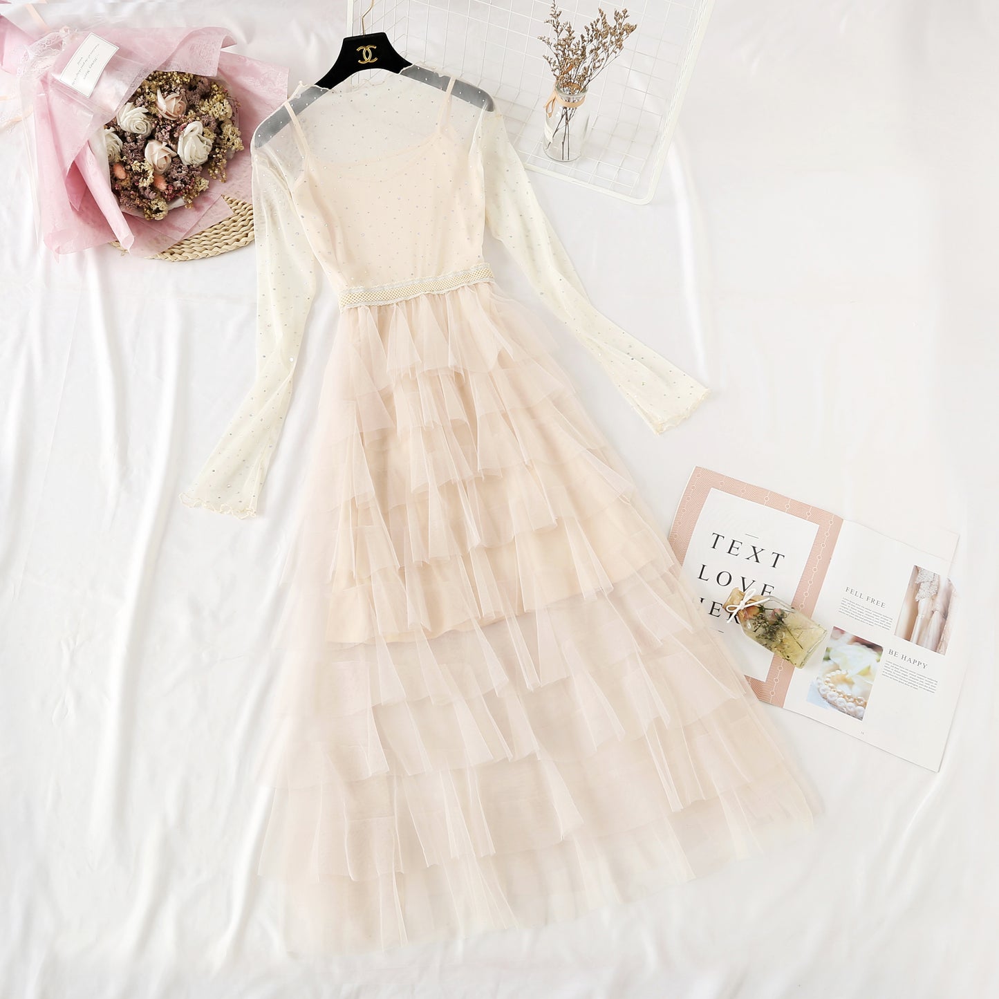 Small cake long skirt foreign style suspender yarn skirt two-piece suit 4472