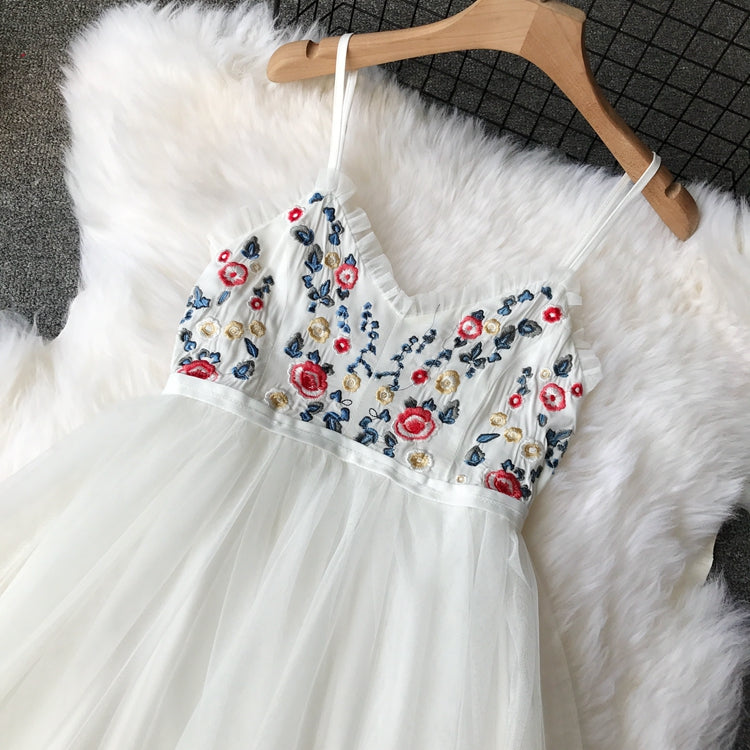 Sexy backless Embroidered Flower high waist slim mesh puffy dress 3724