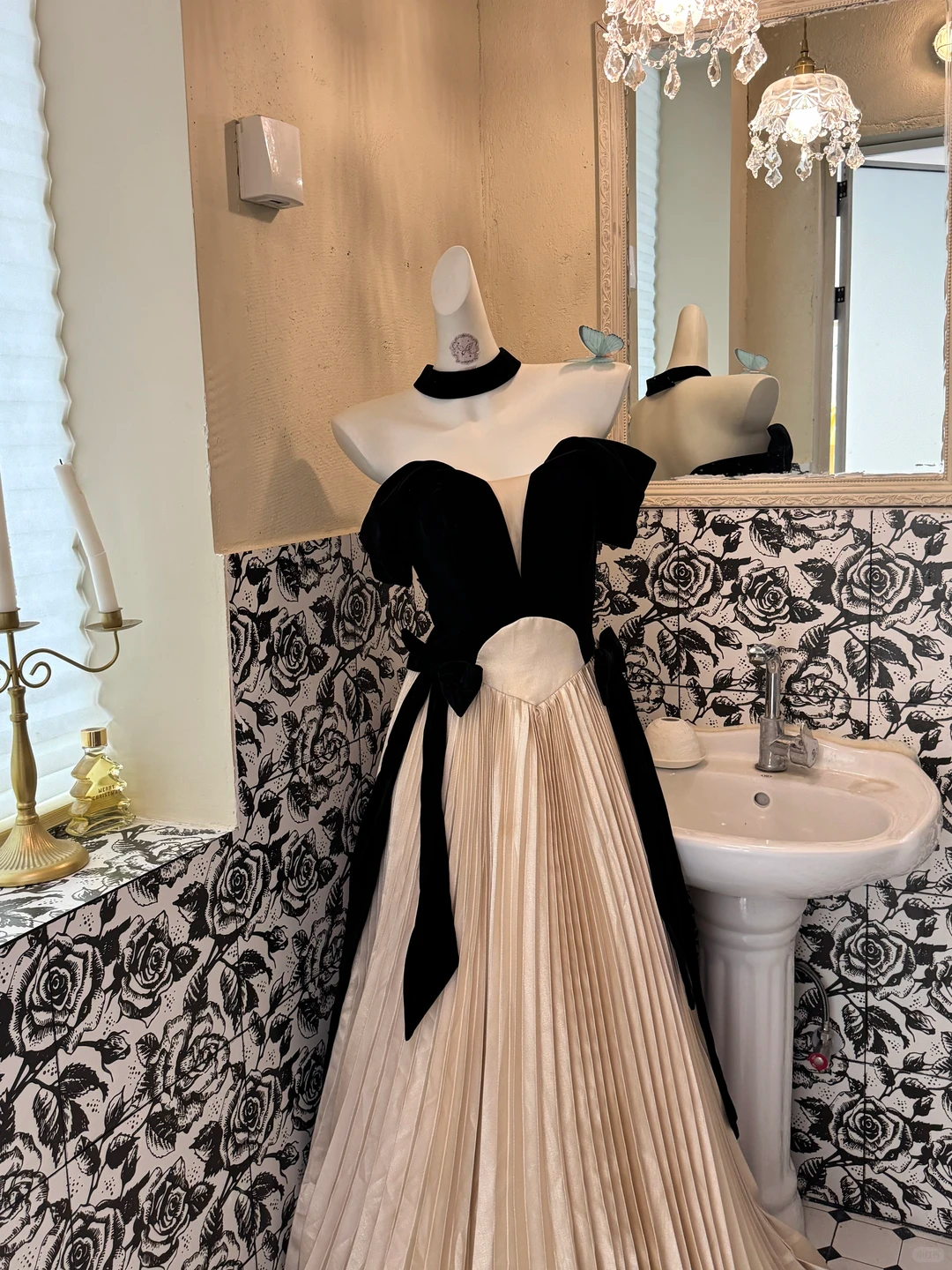 Black Strapless Waist-Cinched Spliced Champagne Full Flared Skirt Romantic Dress, Wedding Gown gh7620