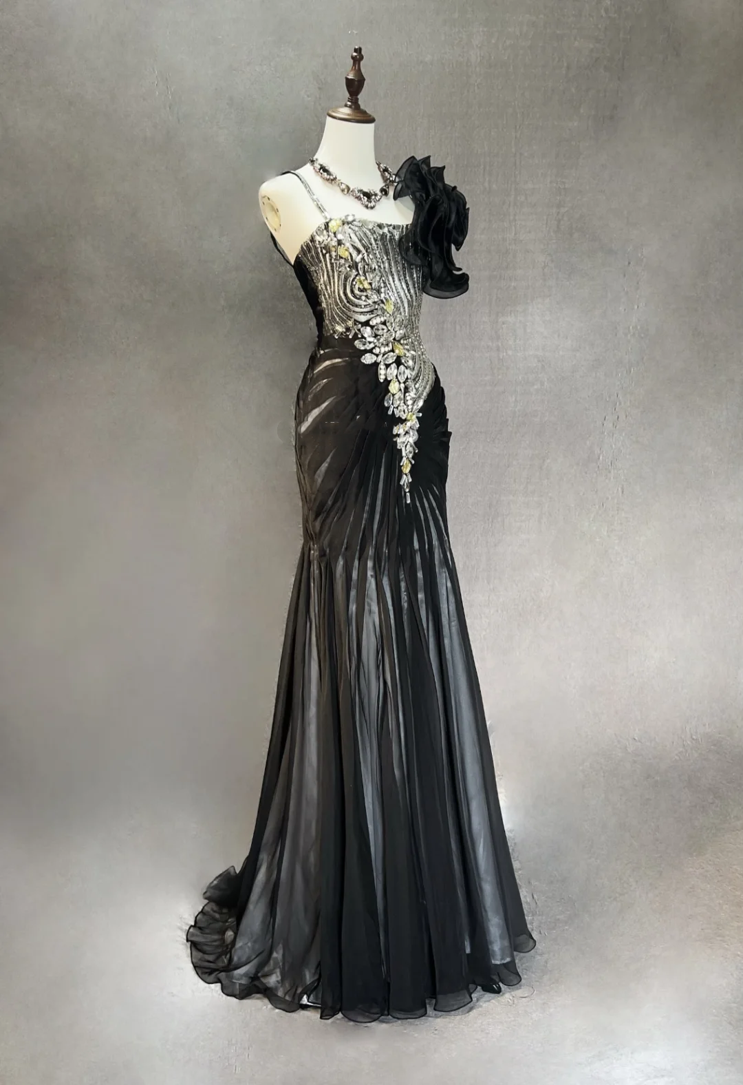 Square Neck Black Silver Mermaid Prom Dress Spaghetti Straps Rhinestone Beaded 3D Floral Formal Gown with Train gh9545