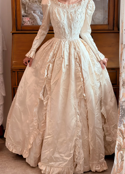 Light Champagne Vintage Court Long Gown, Long Puff Sleeve Embroidered Ballgown gh9290